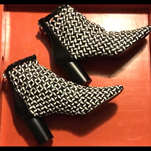 ~Resellers Box…20 items of clothing….$30.00 - Picture 11 of 12